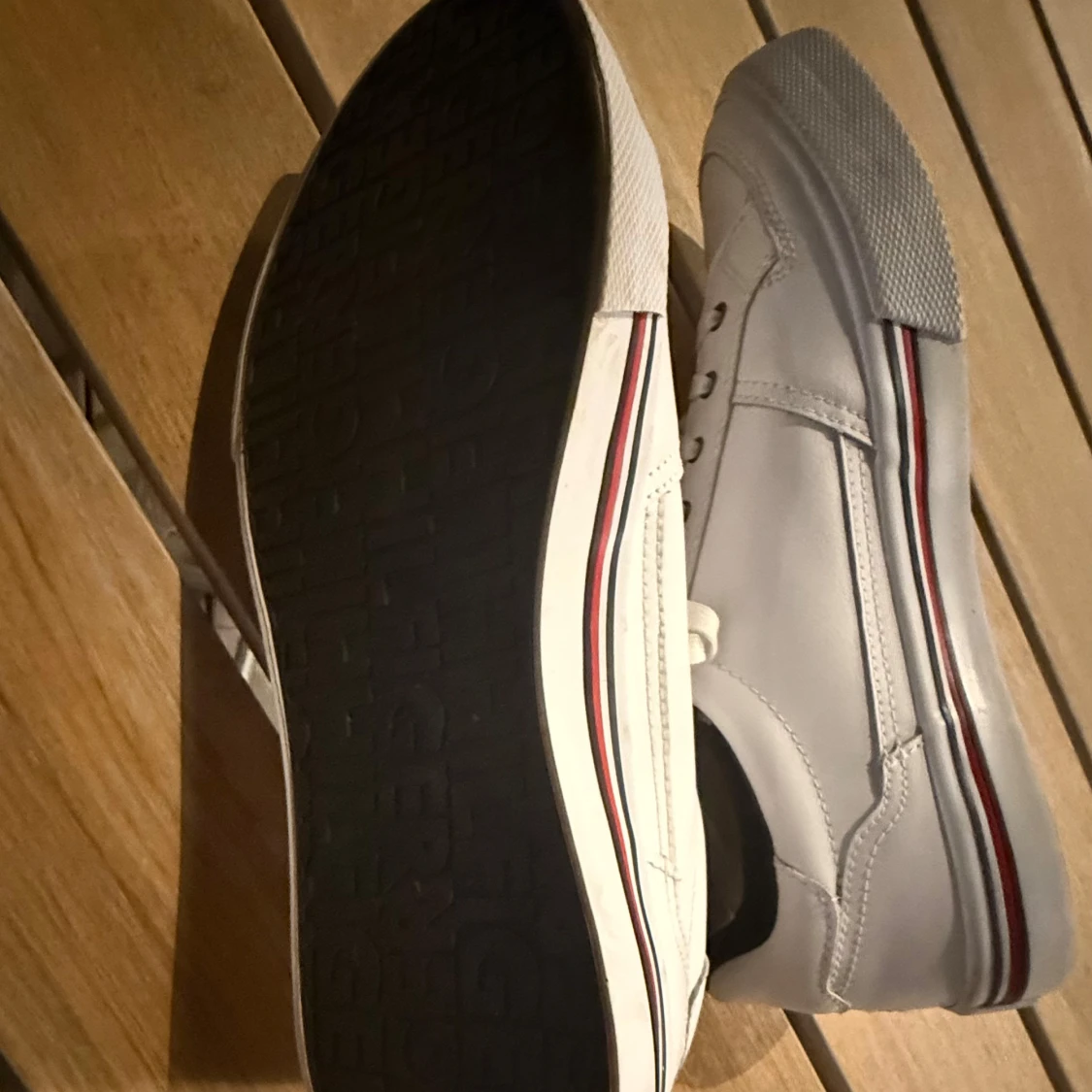 Vita sneakers från Tommy Hilfiger, storlek 40 - 2