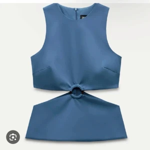 Zara blå topp - Topp från Zara i Strl XS, aldrig använd 