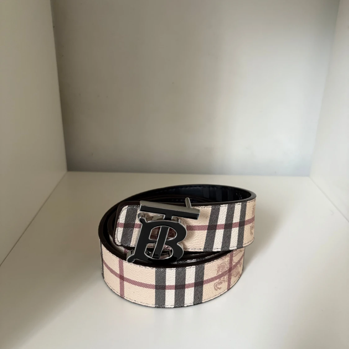 Svart/beige B b bälte svart logga 🔥 - 1