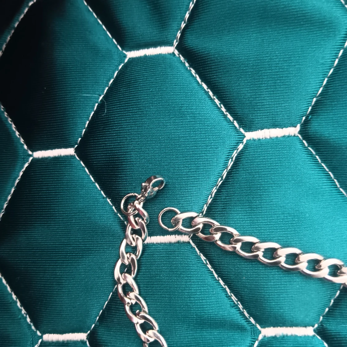 Kedjehalsband i silverfärg - 3