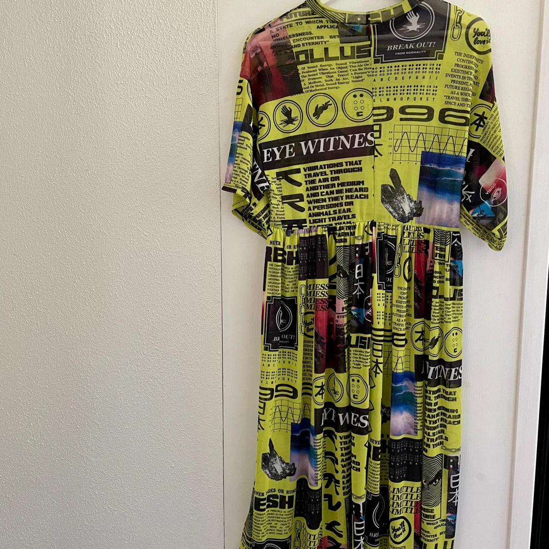 Gul mönstrad meshklänning - Collusion - 1