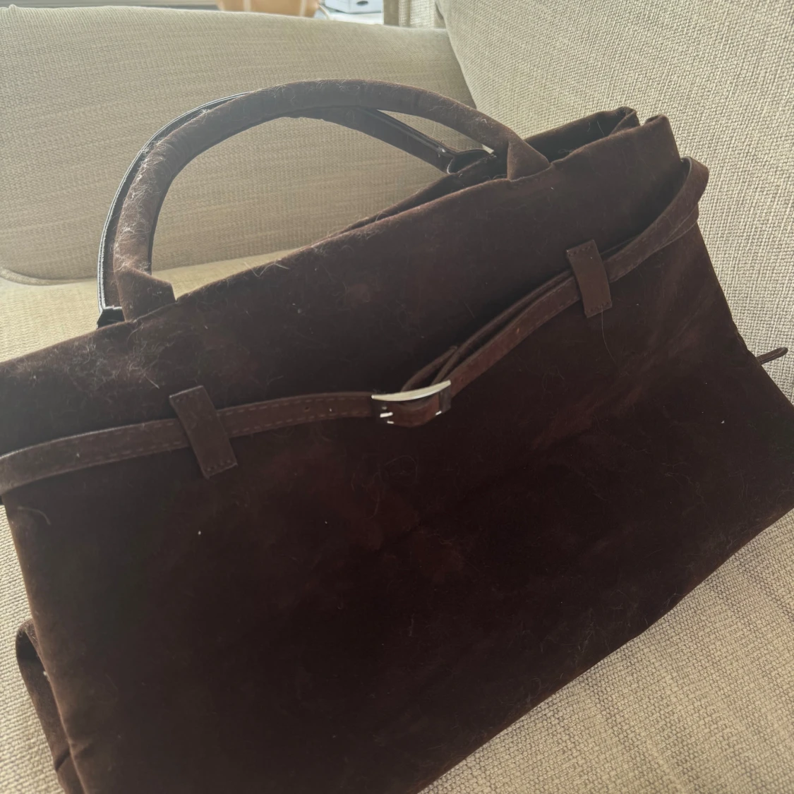 Mörkbrun mocka handväska