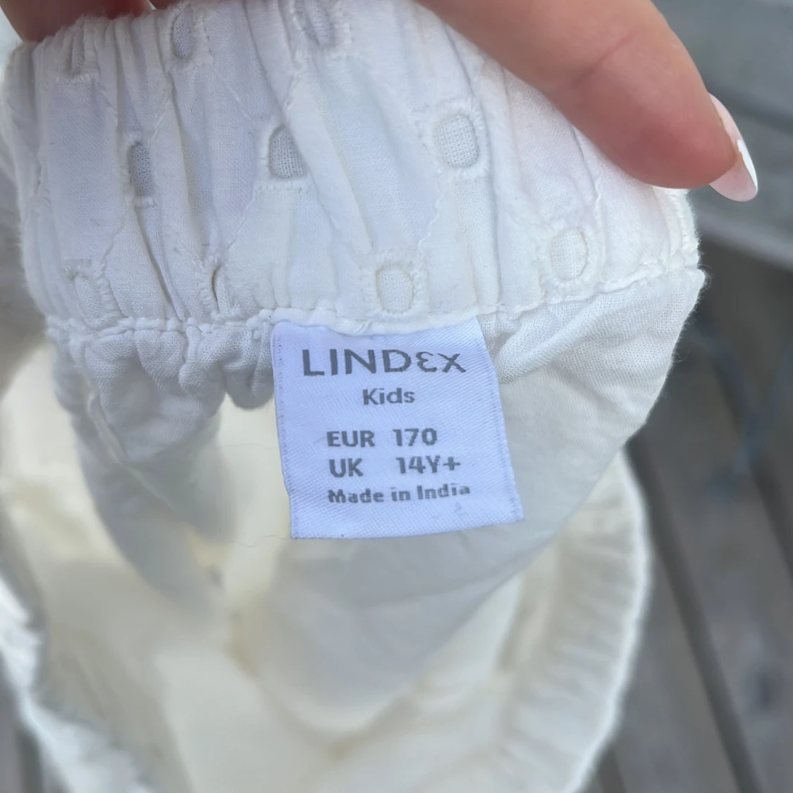 Vit broderad långkjol från Lindex - 2