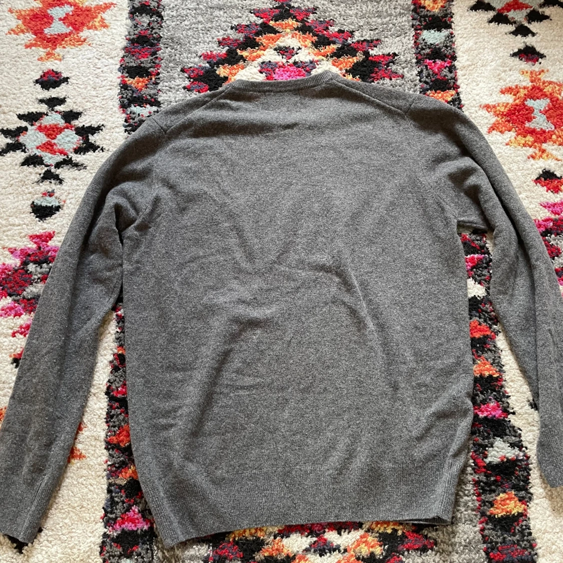 Grå stickad tröja från Signal - 1