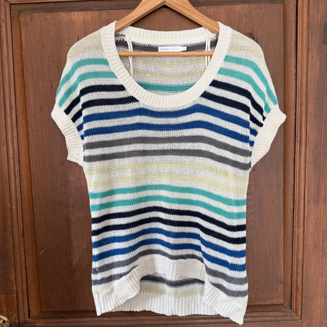 Randig stickad topp från ONLY