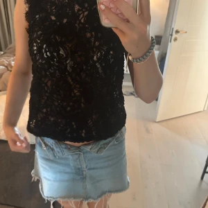 spets topp - säljer min fina spets topp då den ej kommer till användning, pris kan diskuteras💗