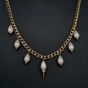 Halsband  - ⭐️Originellt vackert halsband. Rostfrit stål, glaspärlor. Längd-40cm,kedjetjocklek-5cm⭐️ 