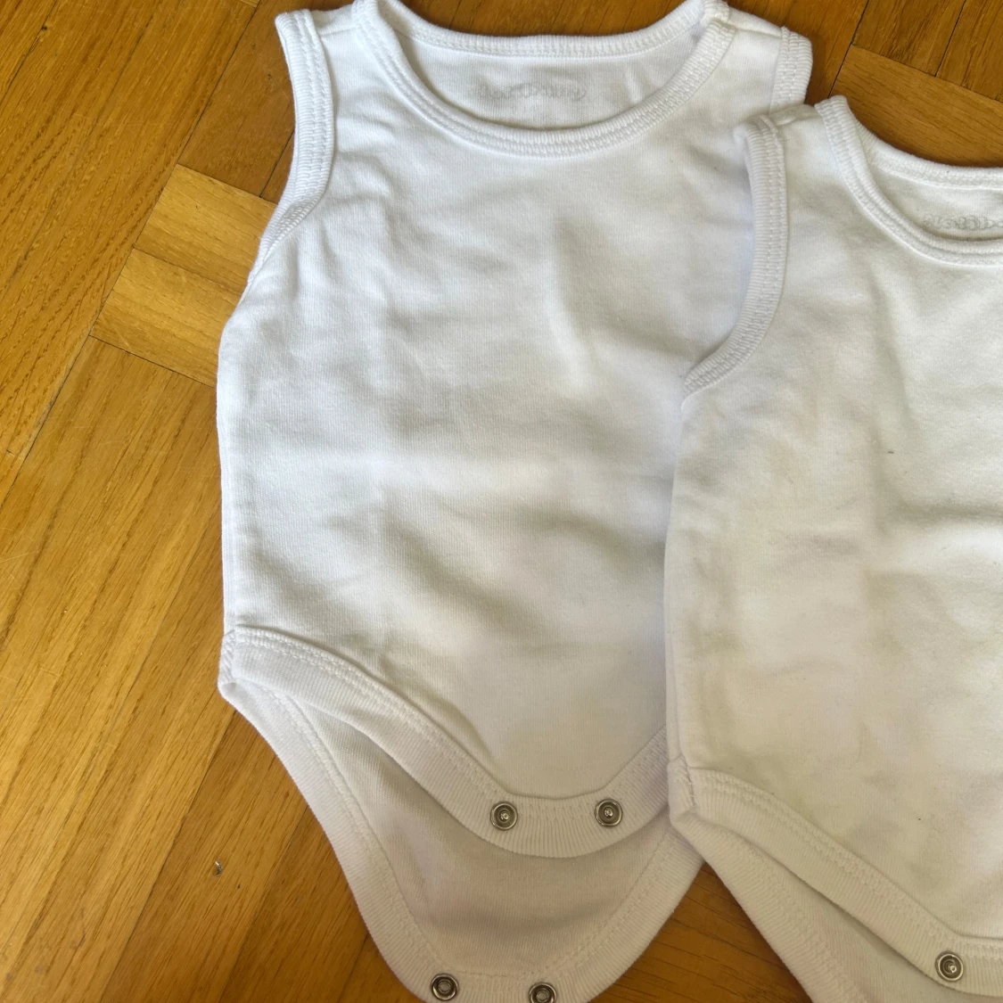 Ärmlös body  - 1