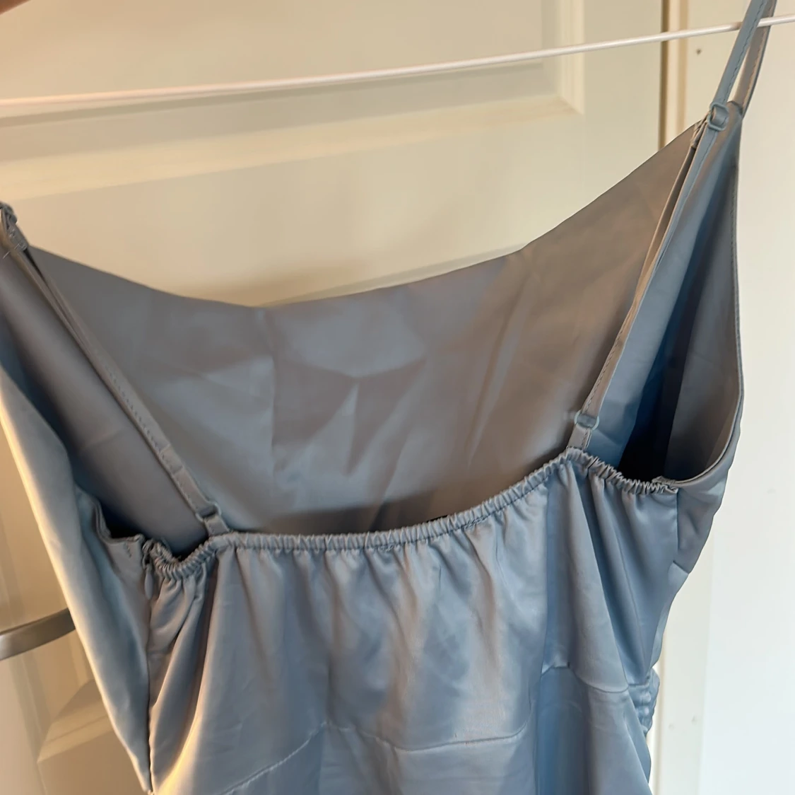 Ljusblå långklänning från Missguided - 2