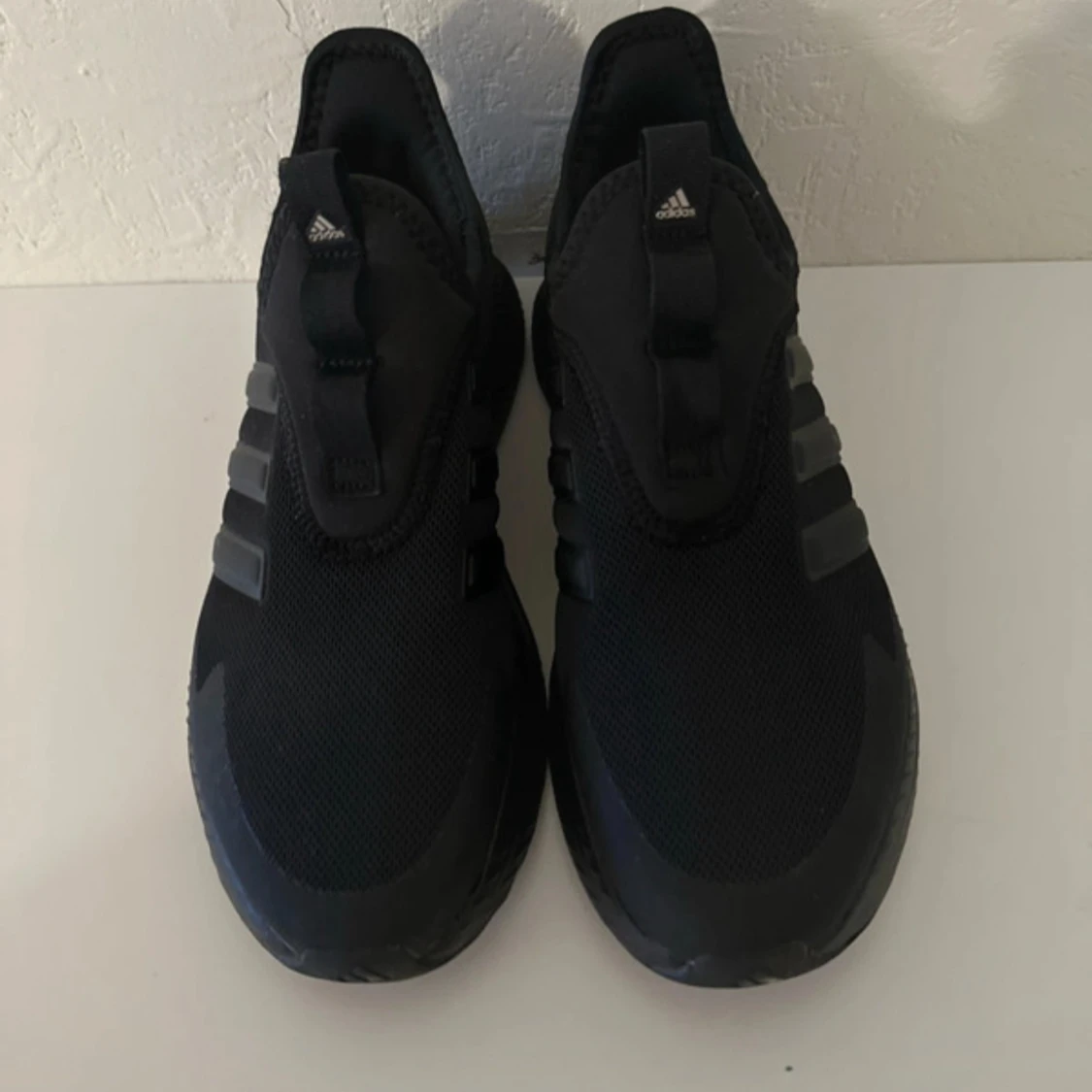 Svarta Adidas sneakers - 2