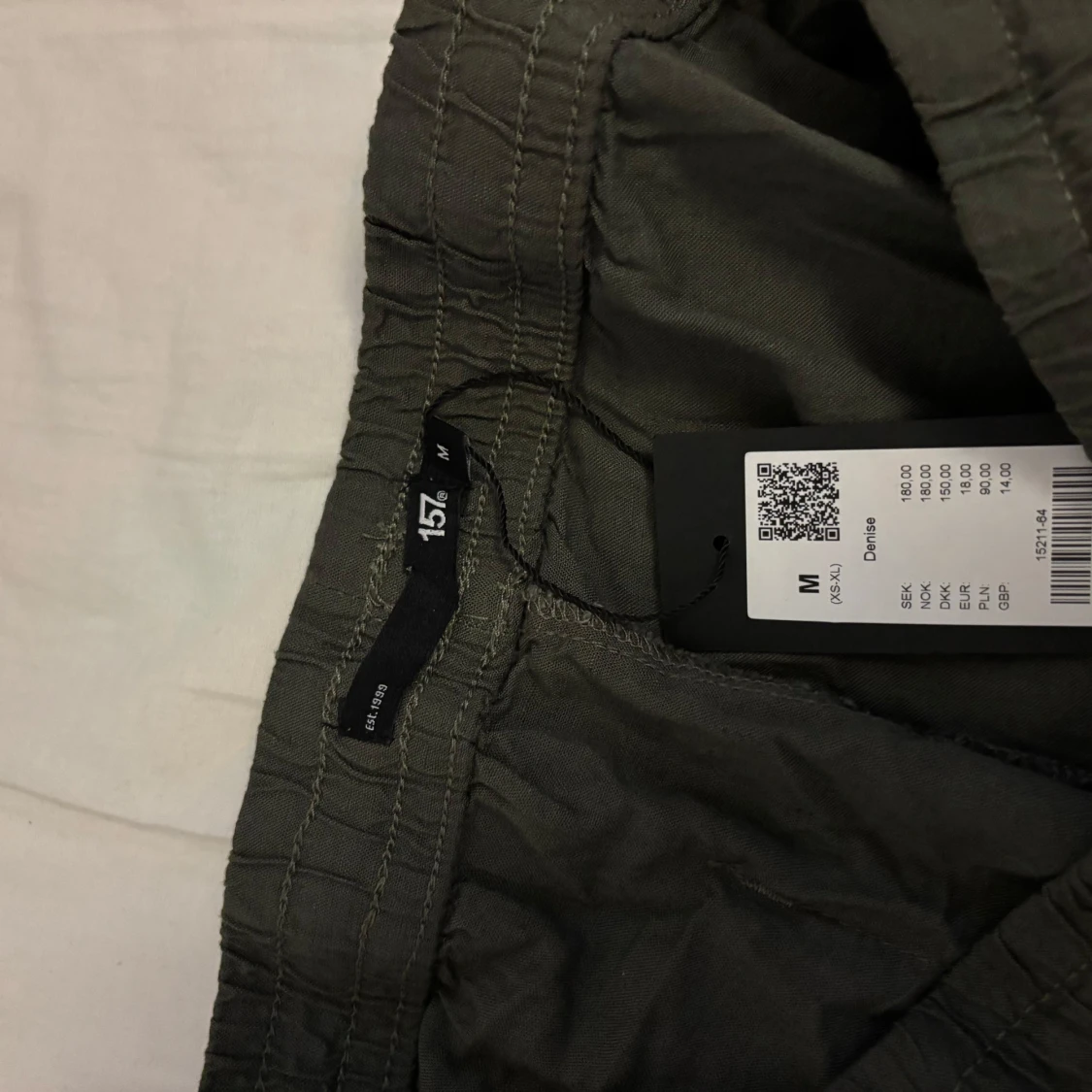 Olivgröna byxor från 157, storlek M - 1