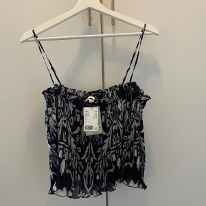 Topp - Hm topp med prislapp kvar pris går att diskutera 