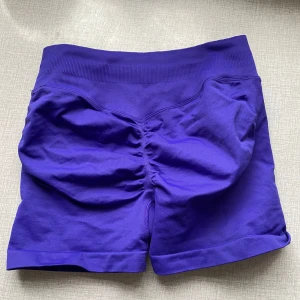 Träningsshorts  - Superfina träningsshorts från Nclagen som sitter exakt som Dfynes impact shorts. Formar kroppen otroligt fint!! Storlek M men är mer som en S.