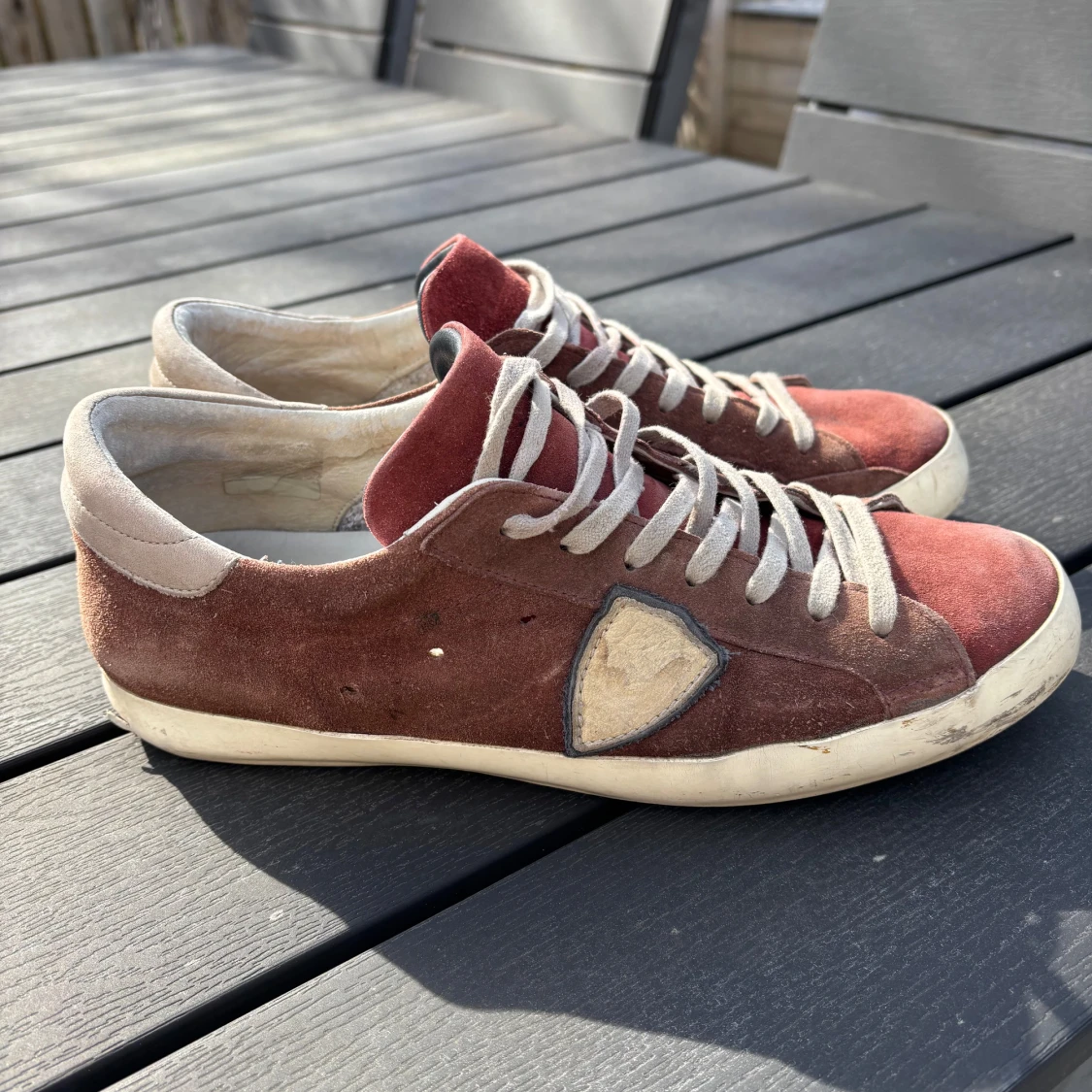 Röda Philippe Model