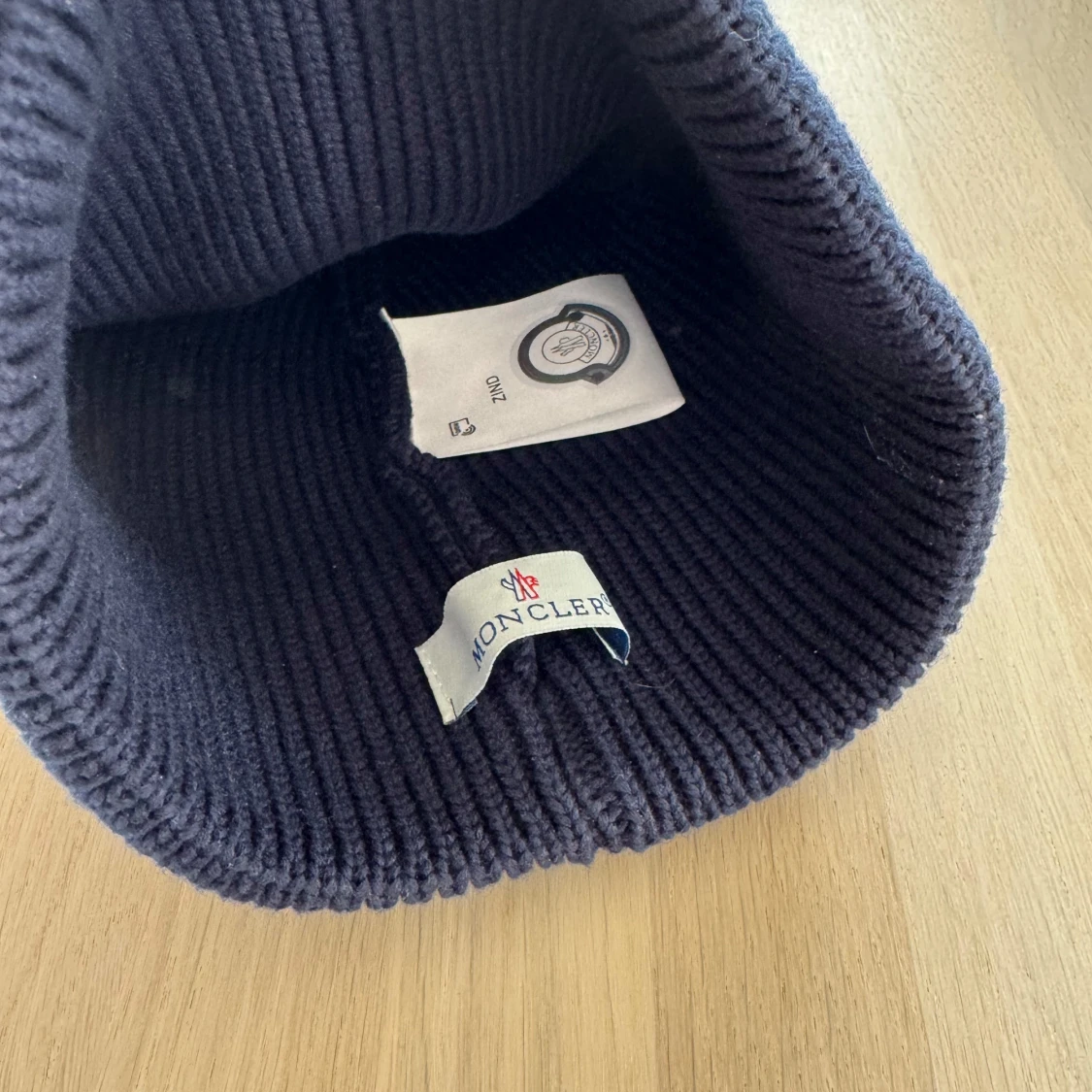 Moncler mössa mörkblå  - 2