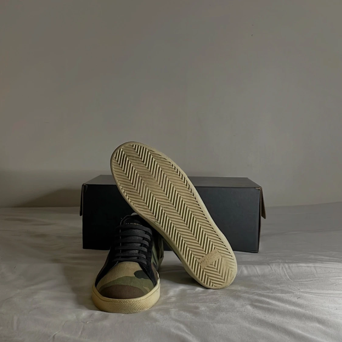 Camouflage sneakers från Saint Laurent - 2