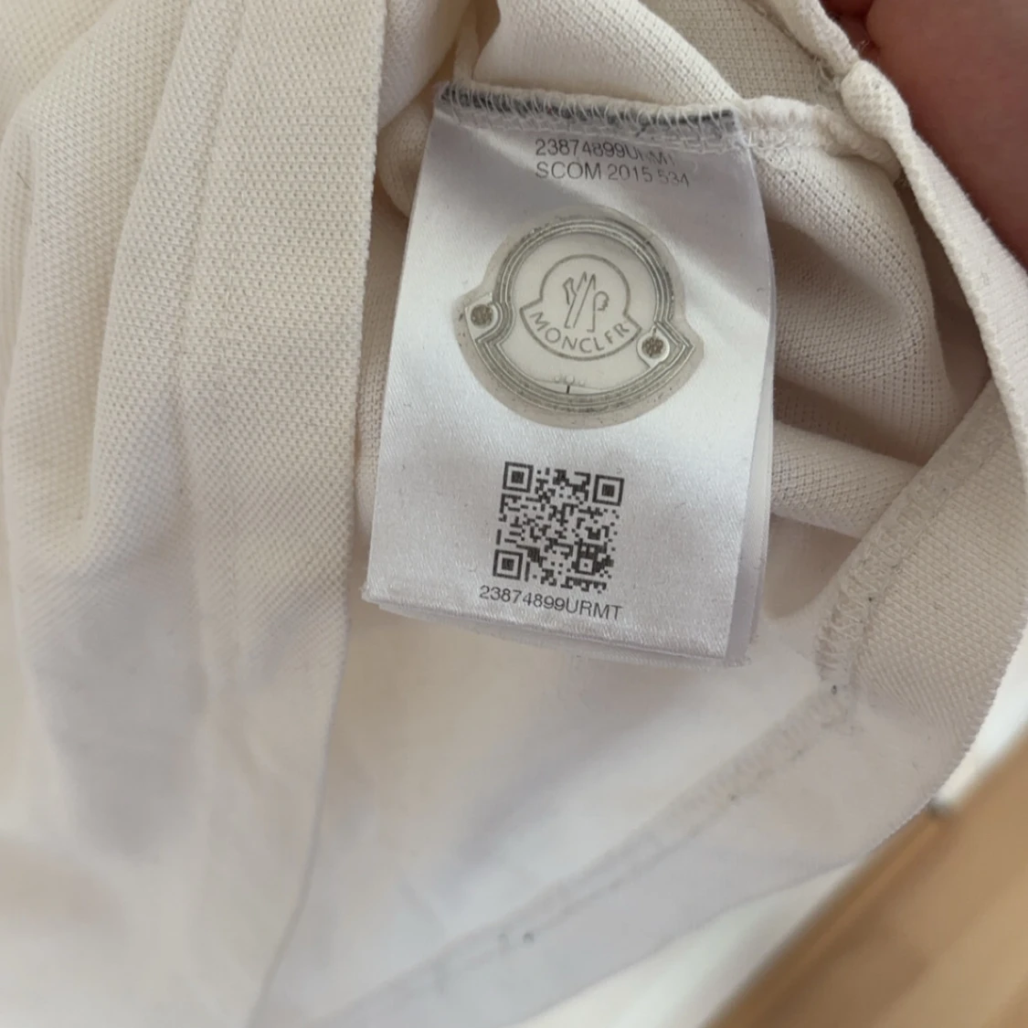 Vit kortärmad pikétröja från Moncler - 2