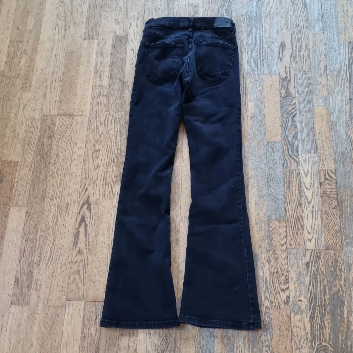Svarta bootcut jeans från Perfect Jeans - 3