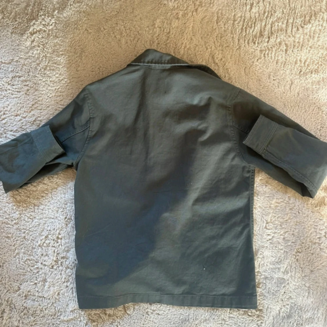 Grön overshirt med knappar - 2