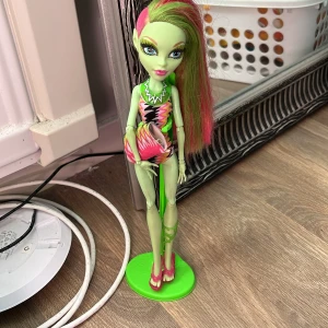 Monster High-docka Venus McFlytrap - Köpt på loppis för något år sedan. 