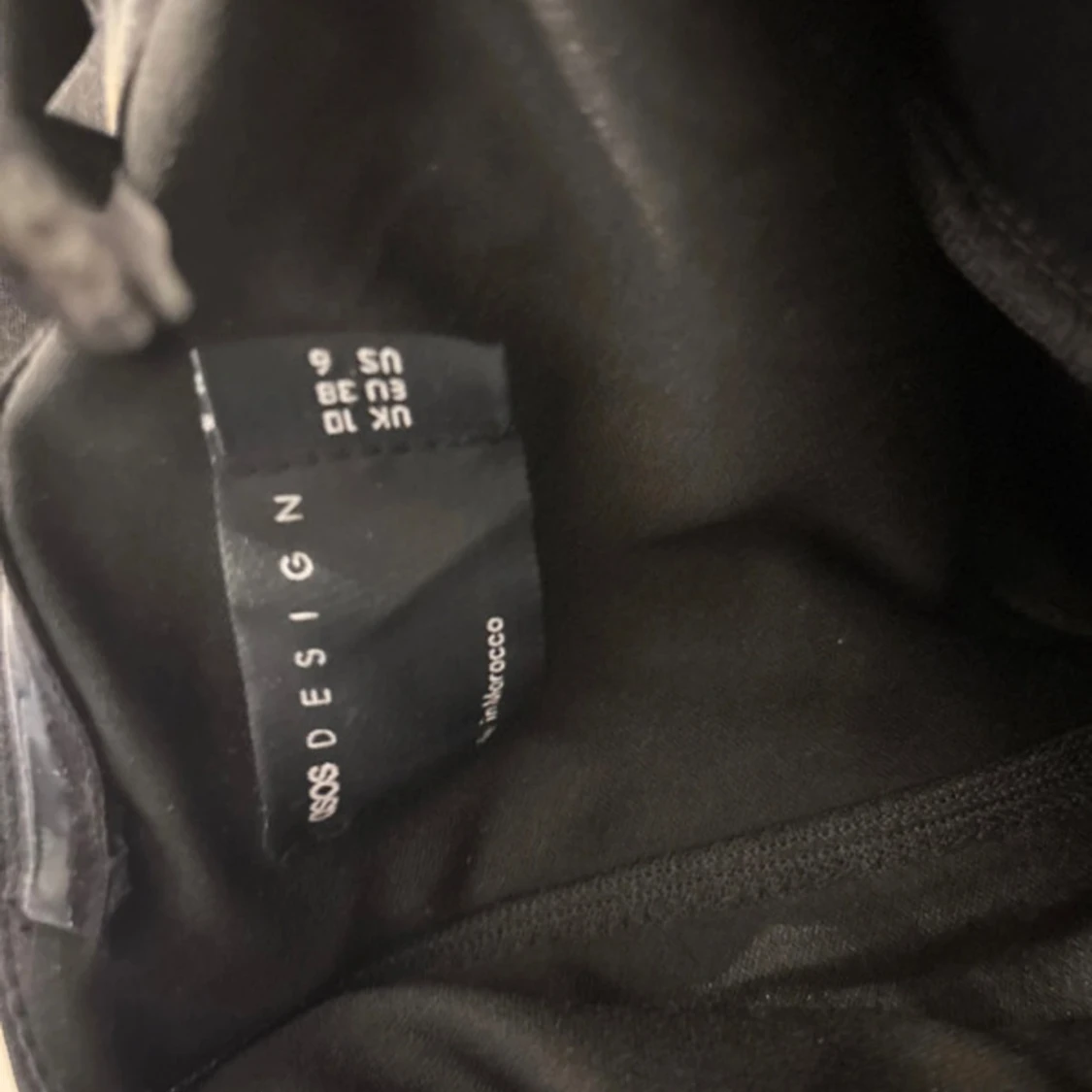 Svart kort klänning från ASOS DESIGN - 3