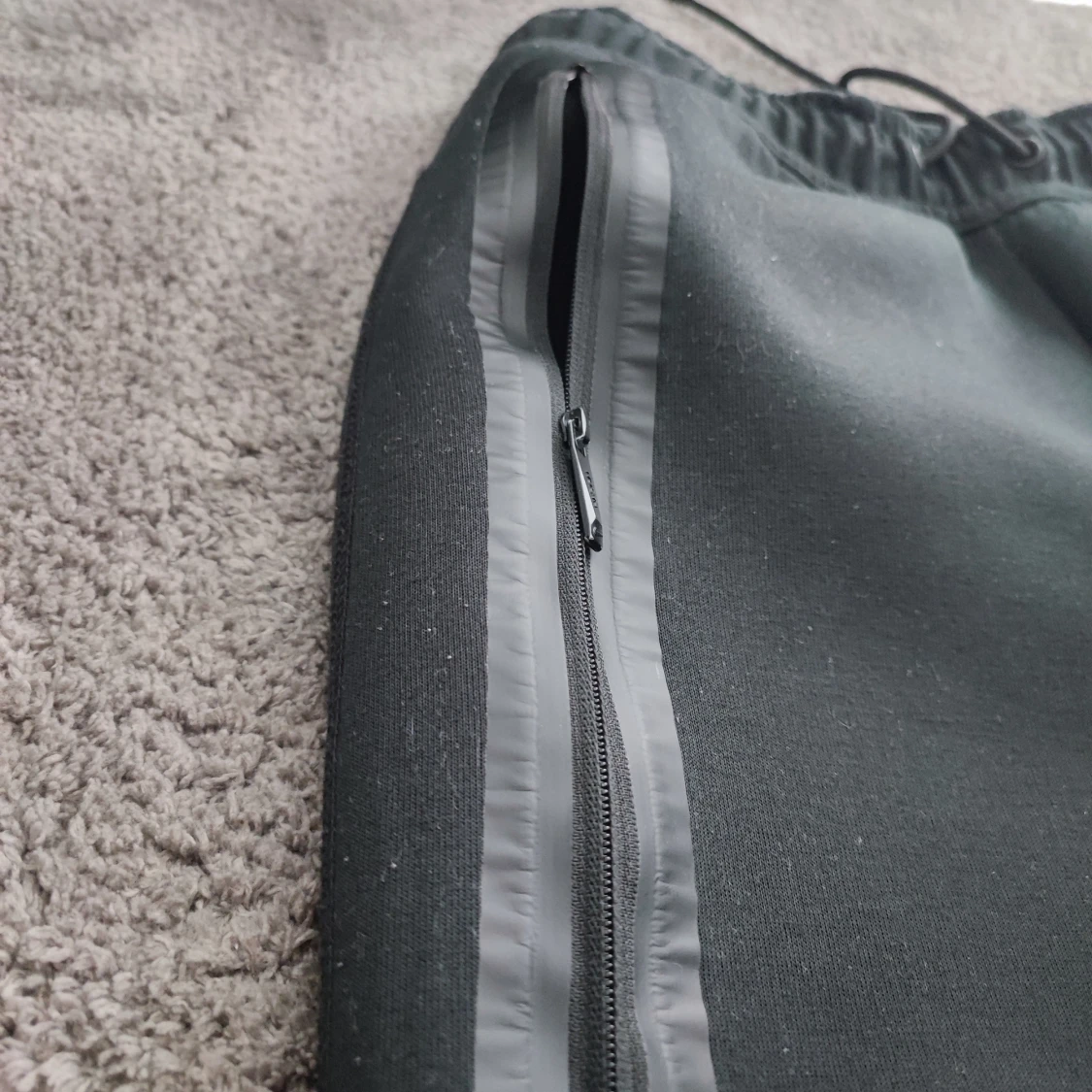 Nike NOCTA svarta mjukisbyxor M - 4