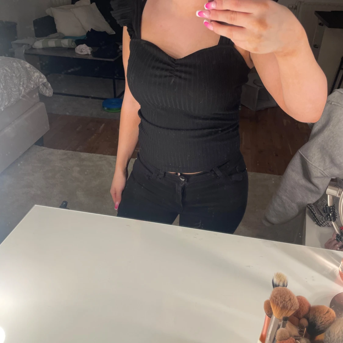 Svart ribbad topp med volangärmar Shein