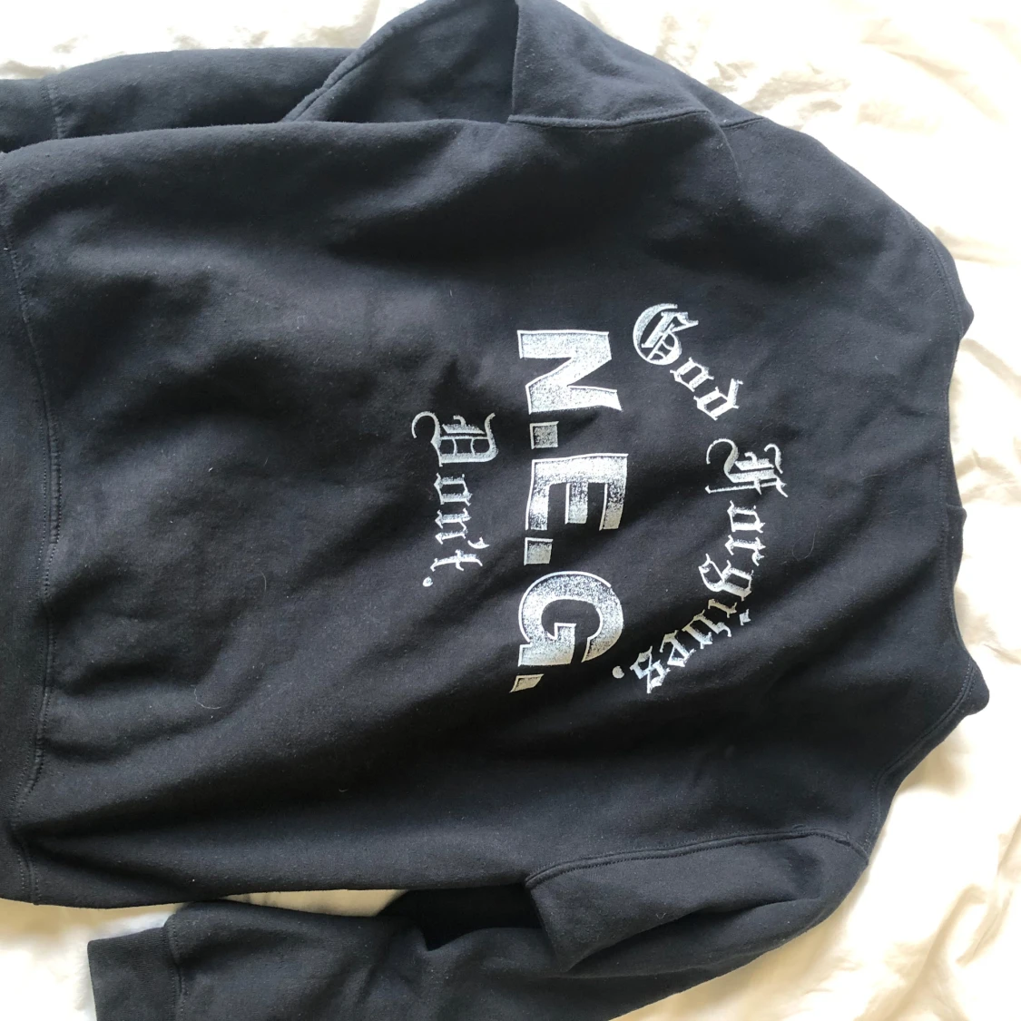 Svart hoodie Never Ending Game Gildan - 1