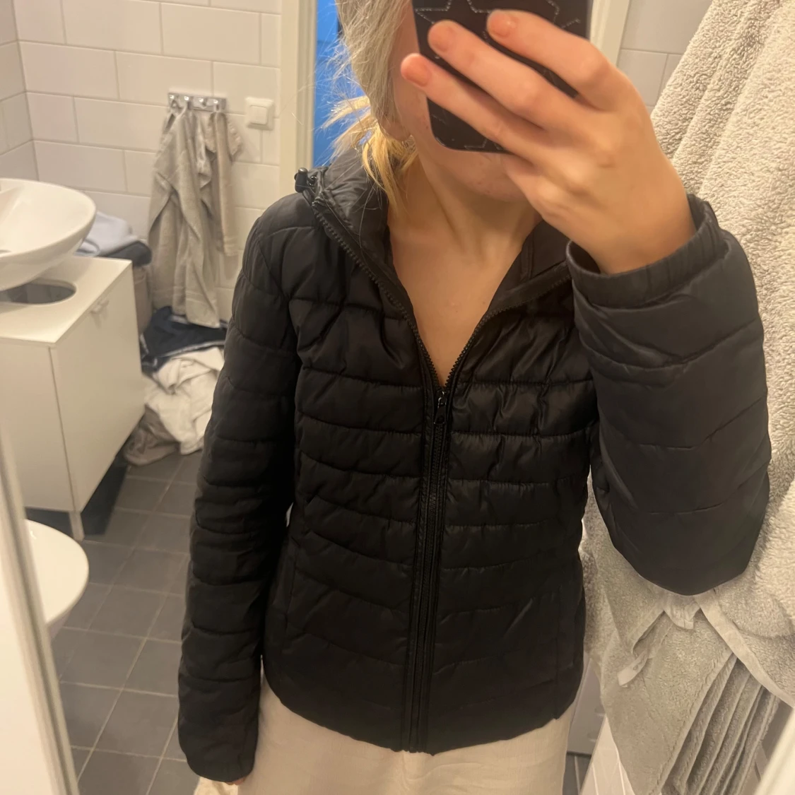 Svart quiltad pufferjacka från ONLY