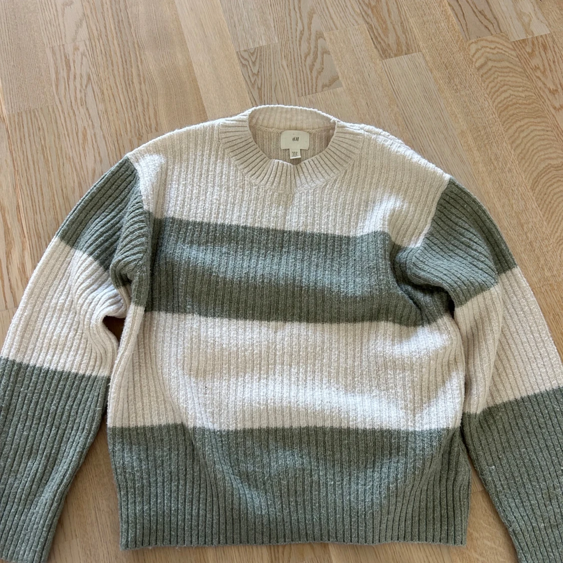 Stickad tröja - 2