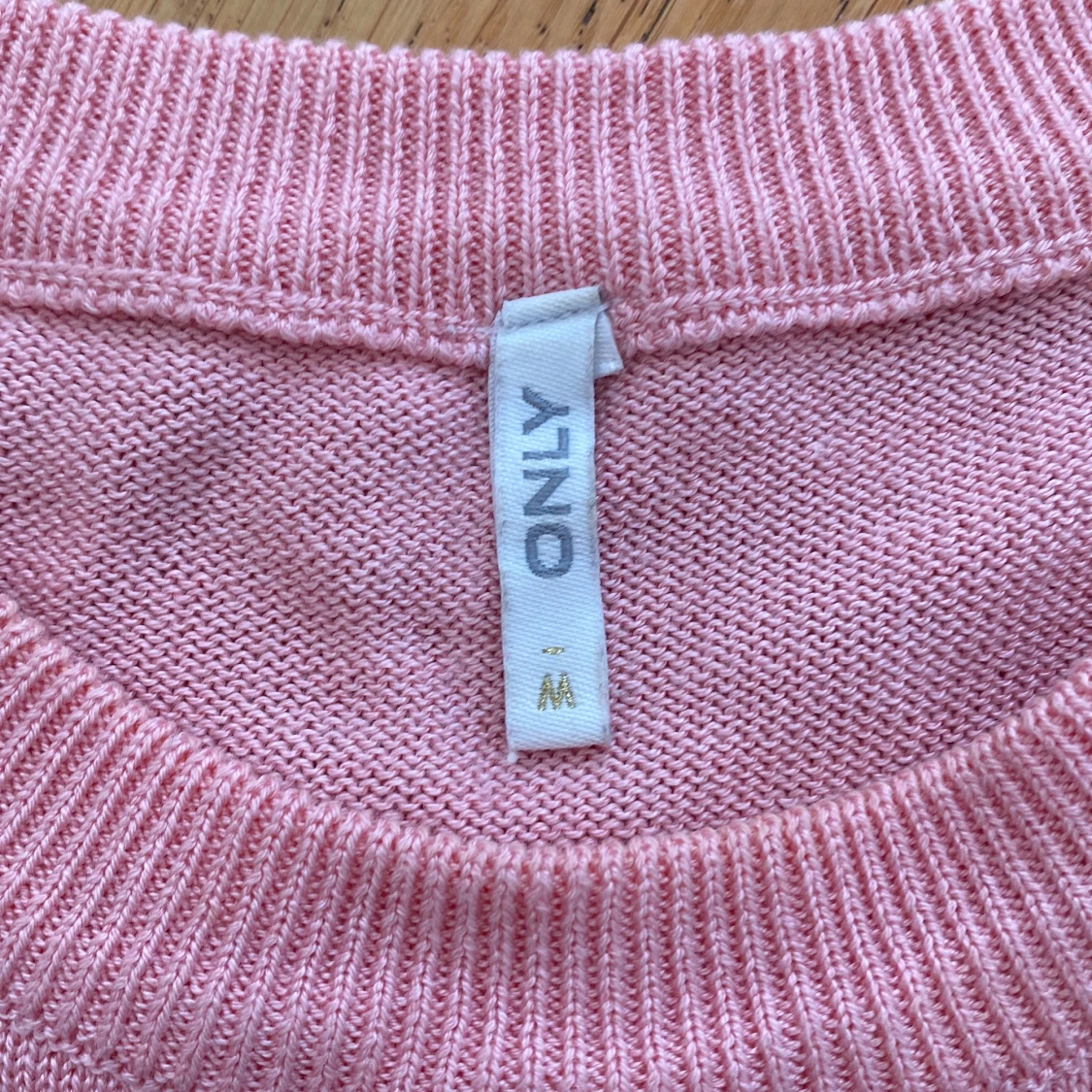 Ljusrosa stickad tröja från ONLY - 1