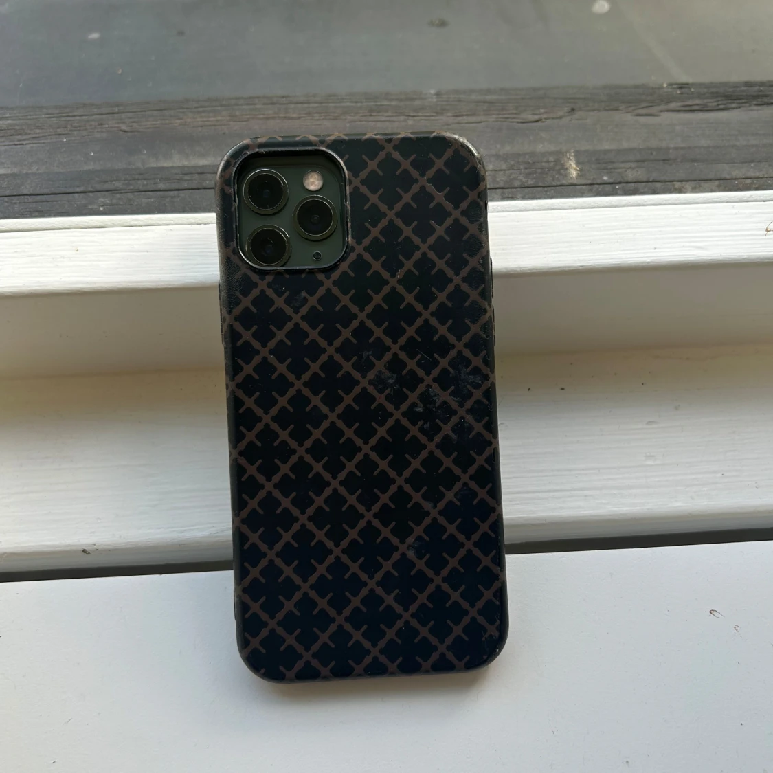 Svart mönstrat mobilskal By Malene Birger - 1