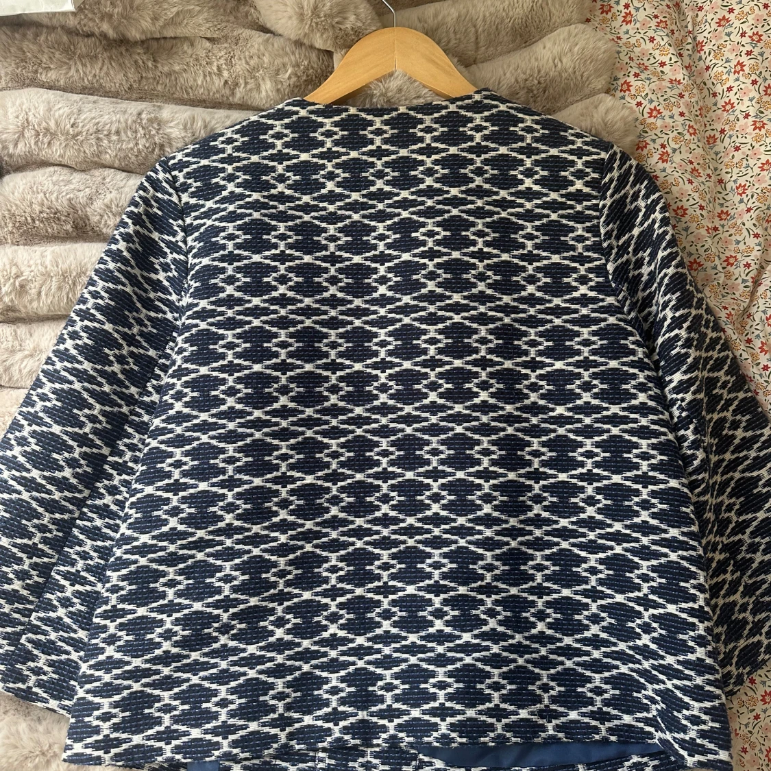 Mönstrad blåvit rock från Flash Woman - 2