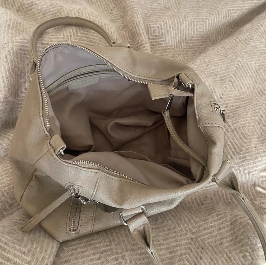beige handväska - 1
