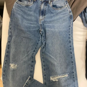 Jeans - Helt oanvända köpte fel storlek 