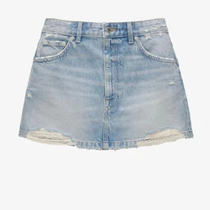 Jeanskjol pull&bear - Aldrig använd säljer då den inte passar mig