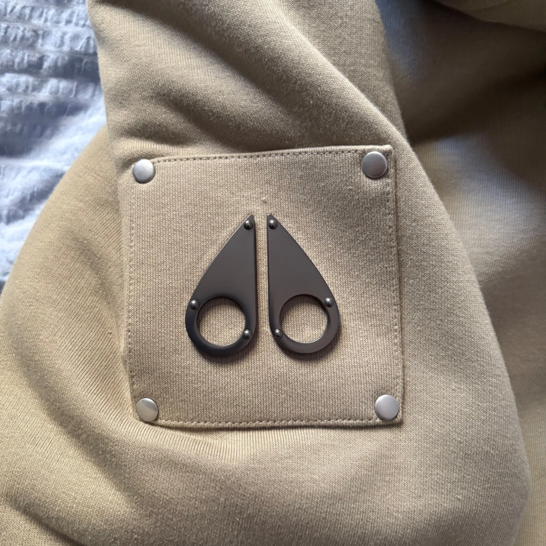 Beige hoodiejacka från Moose Knuckles - 3