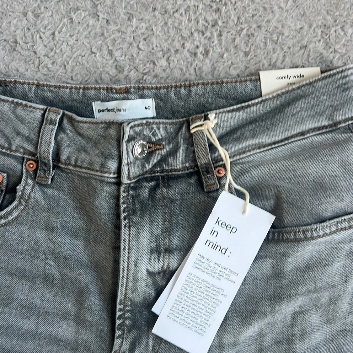 Grå wide jeans från Perfect Jeans - 1