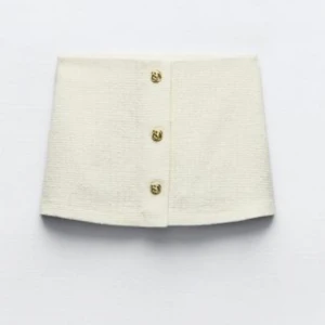 Zara kjol söker  - Söker denna kjol från Zara i storlek M, hör av dig om du har en som du kan tänka dig sälja!