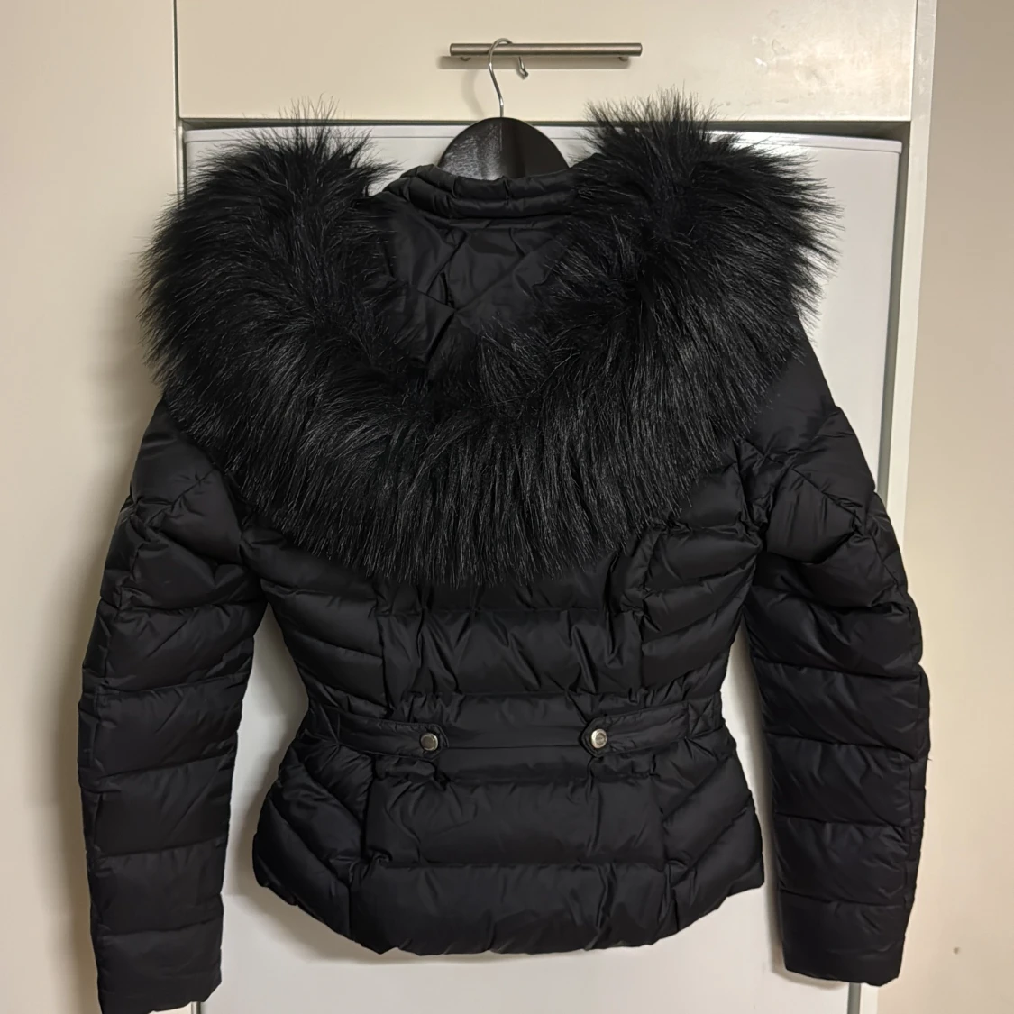 Svart dunjacka Rockandblue med fuskpäls - 2