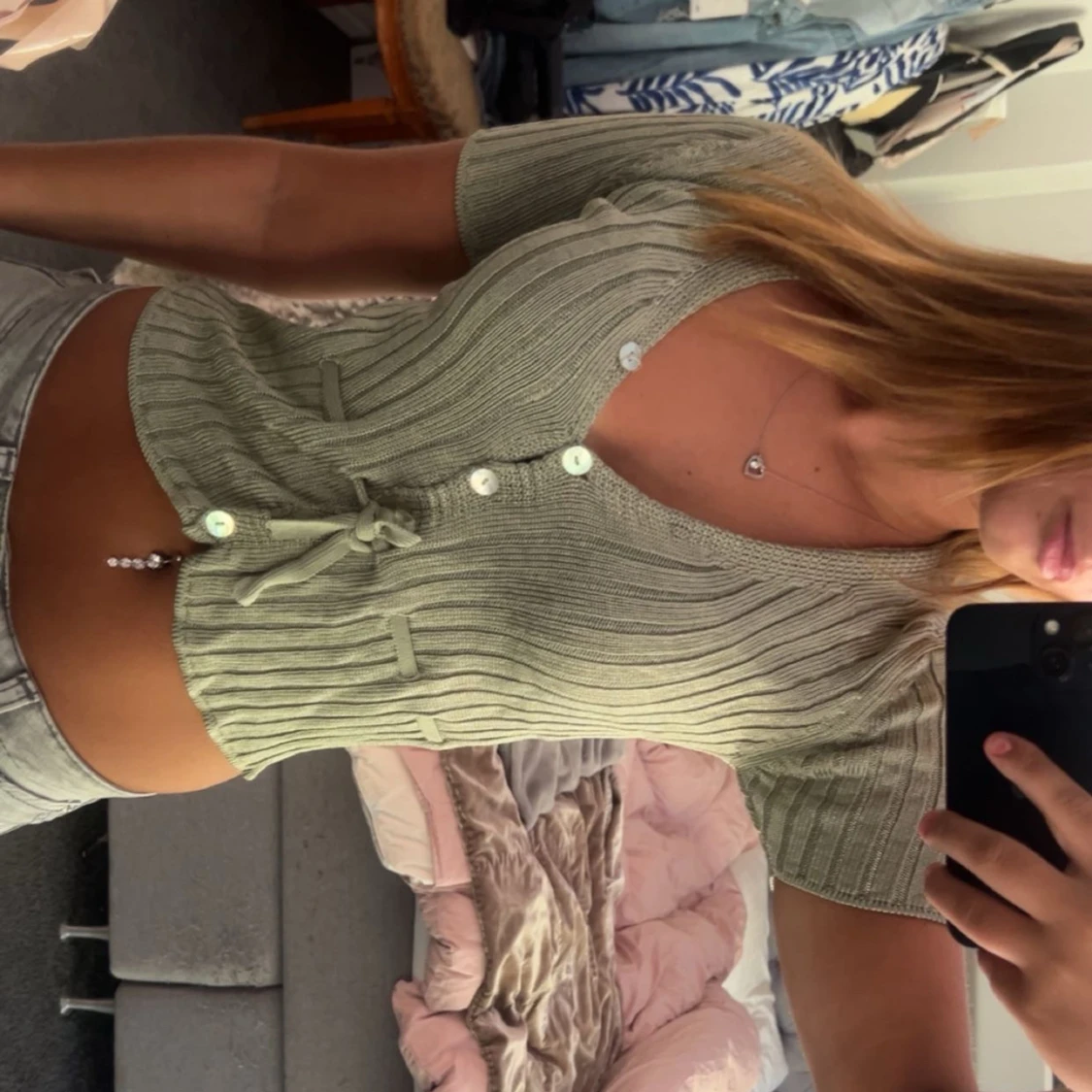 Ljusgrön ribbad kortärmad blus - 1