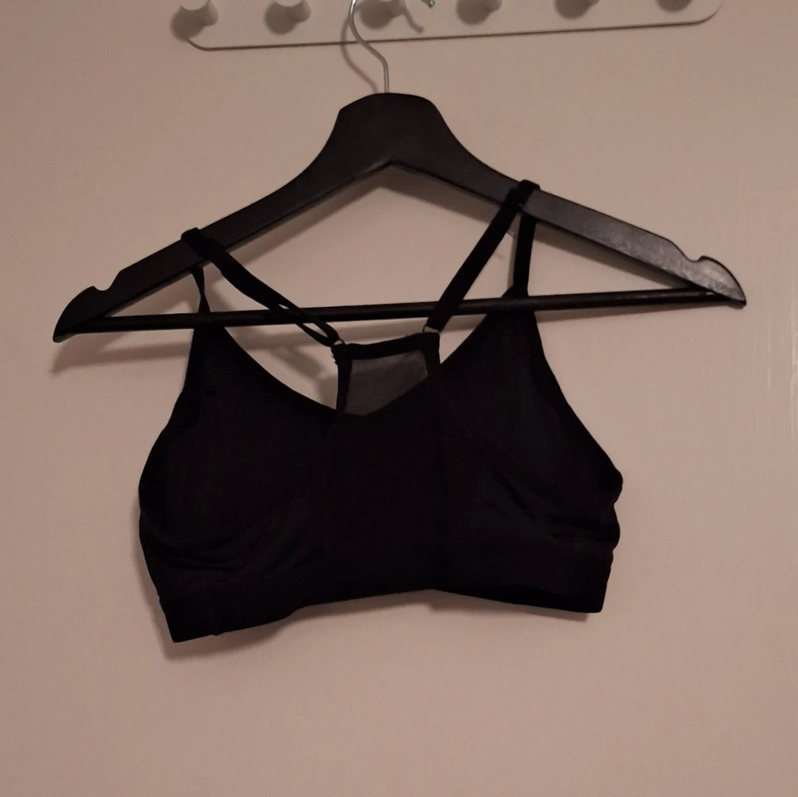 Svart sportig träning-bh från Newbody - 1