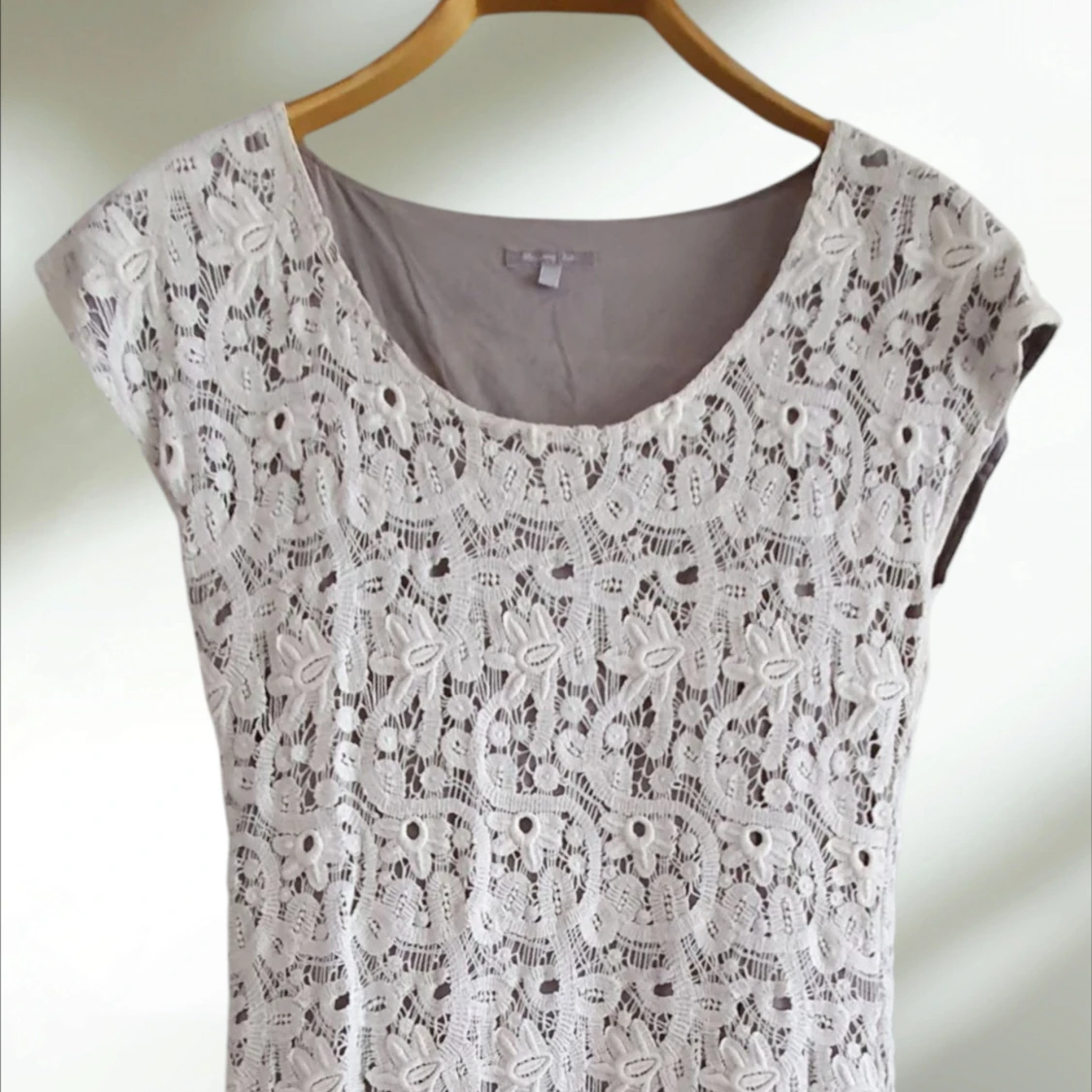 Vit spetsklänning från Massimo Dutti – Storlek 36–38 - 1