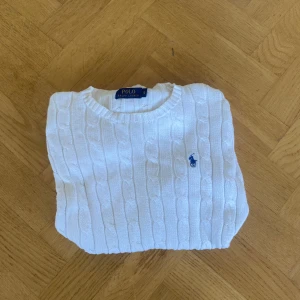 Ralph lauren kniten, dam - Snygg tröja. Storlek S dam, knäppt använd.