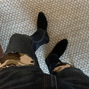 Custom Tiger Of Sweden Jeans - Tja! Säljer ett par tiger jeans i modellen pistolero, storleken är 30/32. Passformen är sjukt najs. Custom gjorda av mig för en unik look