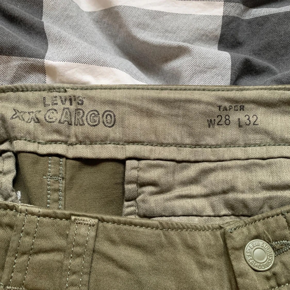 Gröna cargobyxor från Levi's - 2