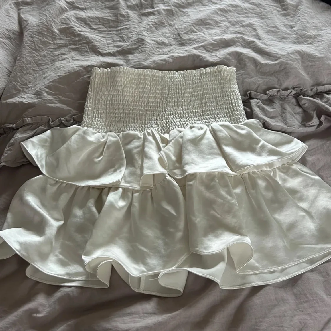 Vit volangkjol neo noir - 1