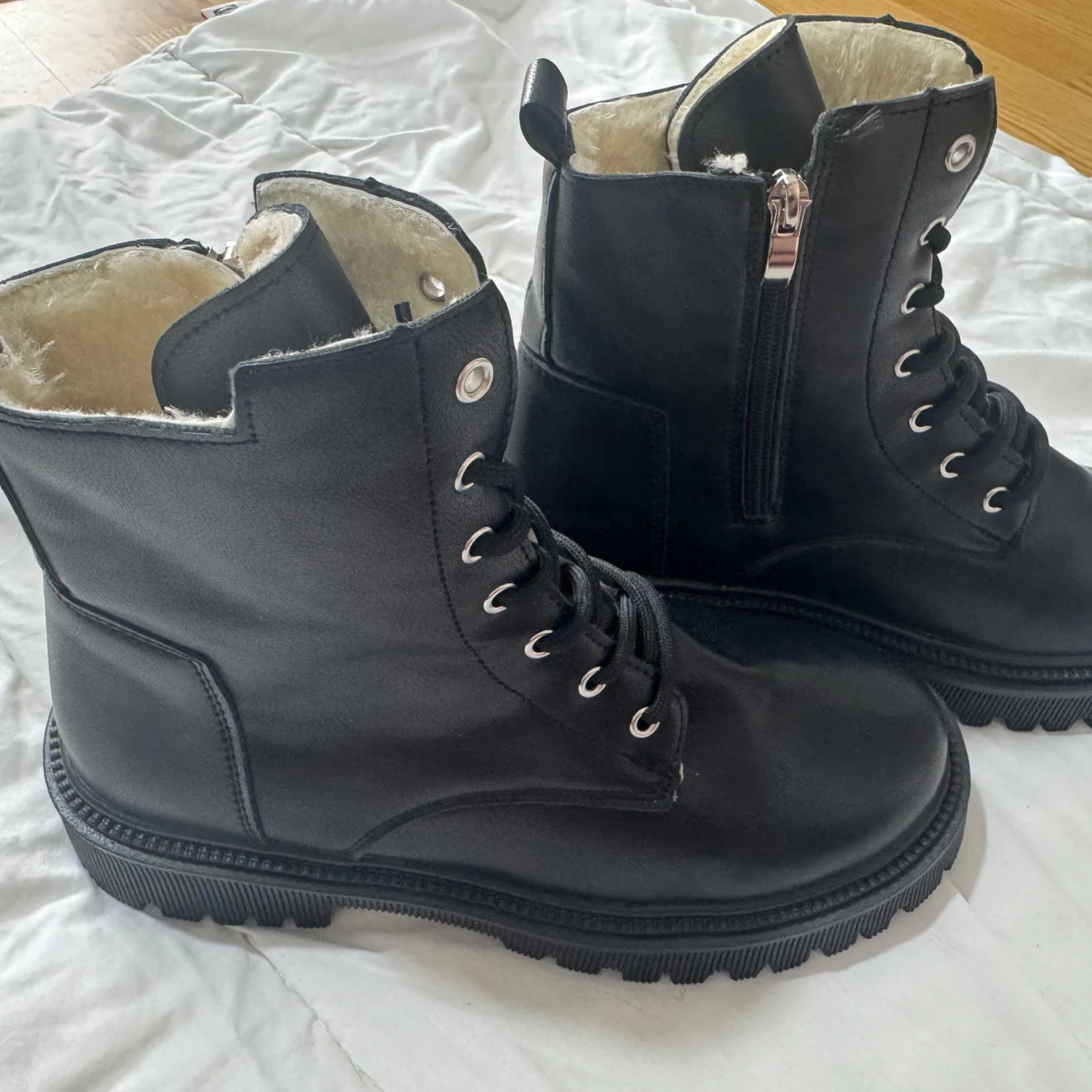 Svarta boots med foder