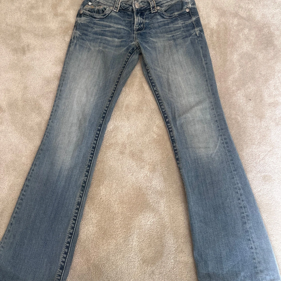 Blå jeans från Miss Me - 1