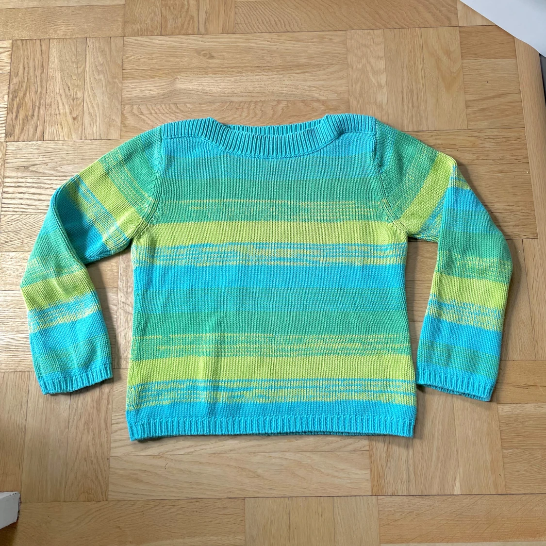 Randig sweater 🐠 - 1